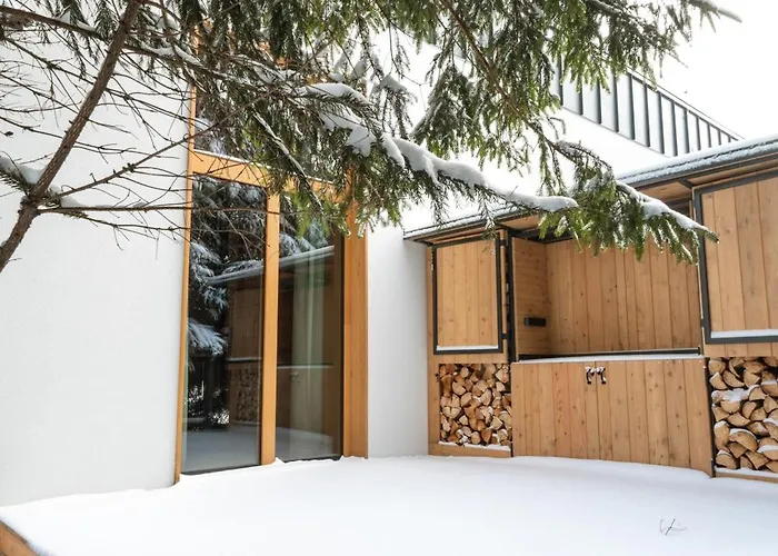 Aparthouse Lubno شقة *