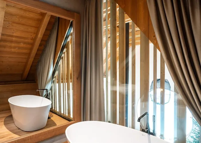 Aparthouse Lubno شقة *